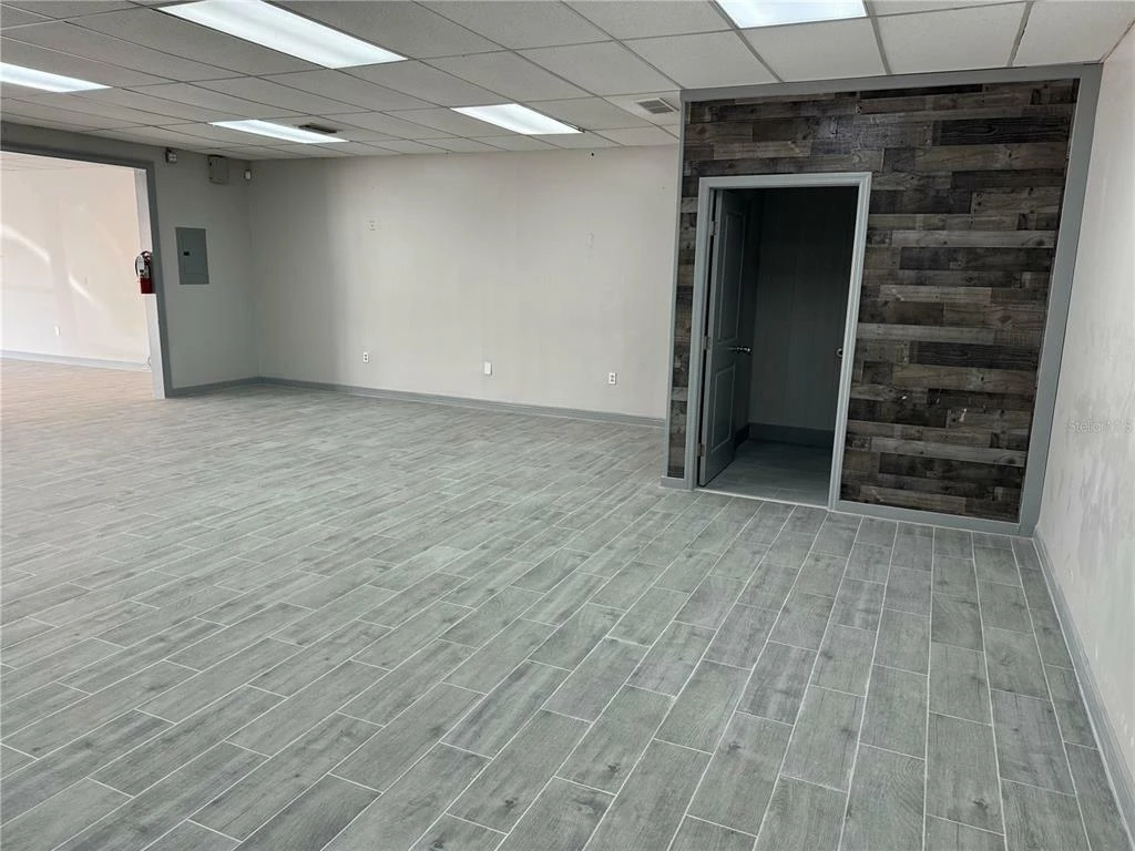 NORTHEAST TAMPA RETAIL