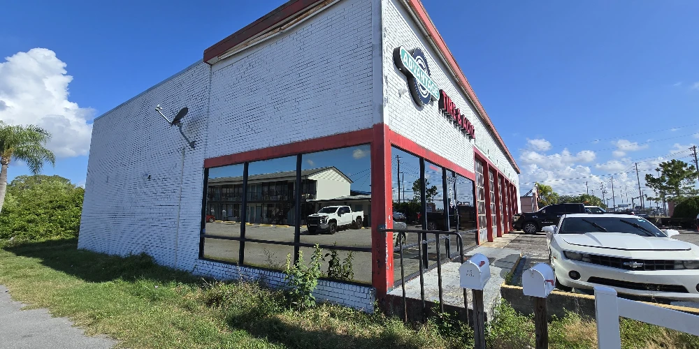 Turnkey Auto Repair Facility on US Hwy 19 | High Visibility & 7 Drive-In Bays