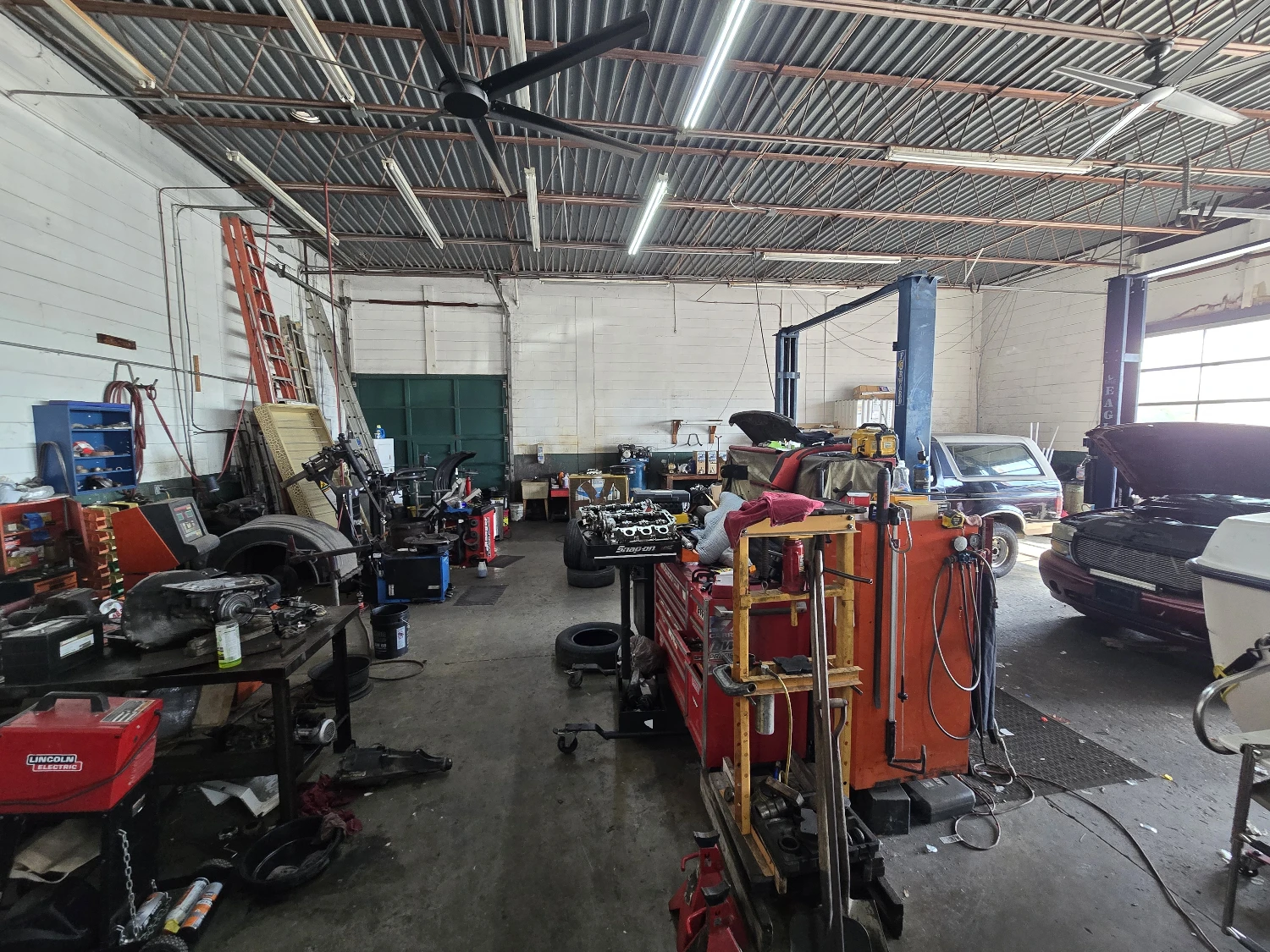 Turnkey Auto Repair Facility on US Hwy 19 | High Visibility & 7 Drive-In Bays
