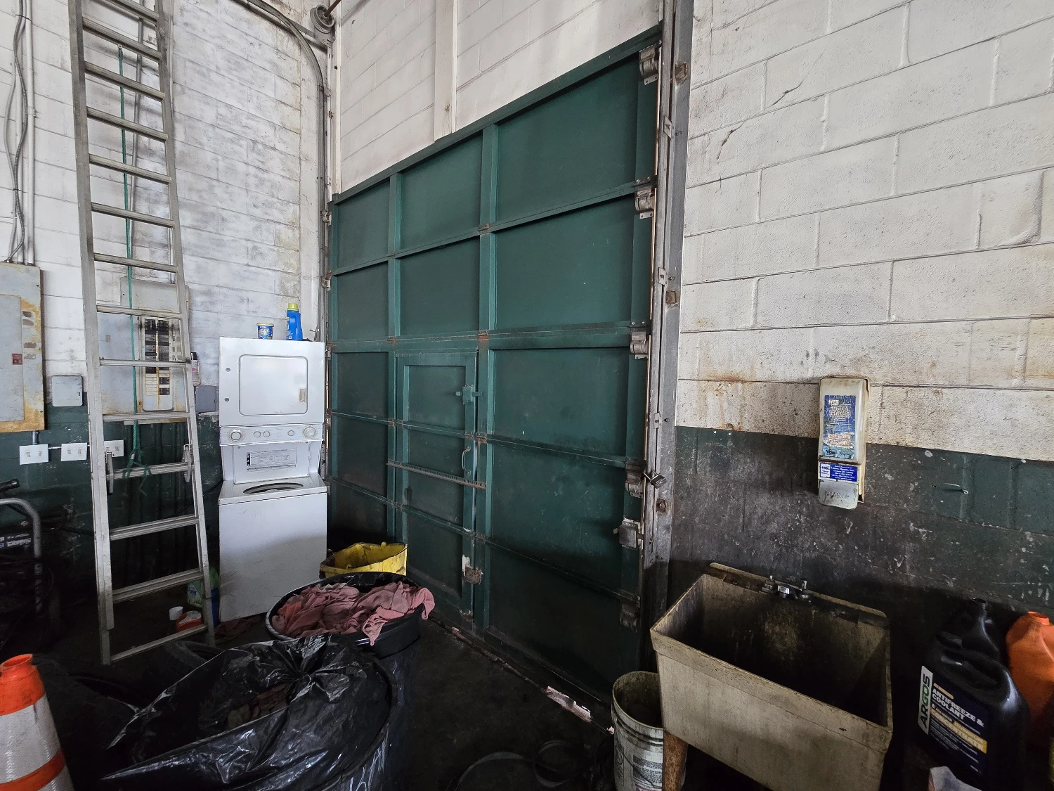 Turnkey Auto Repair Facility on US Hwy 19 | High Visibility & 7 Drive-In Bays