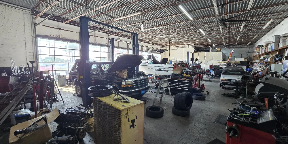Turnkey Auto Repair Facility on US Hwy 19 | High Visibility & 7 Drive-In Bays