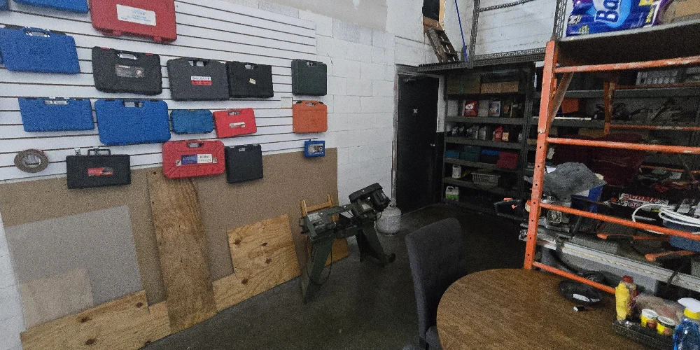 Turnkey Auto Repair Facility on US Hwy 19 | High Visibility & 7 Drive-In Bays