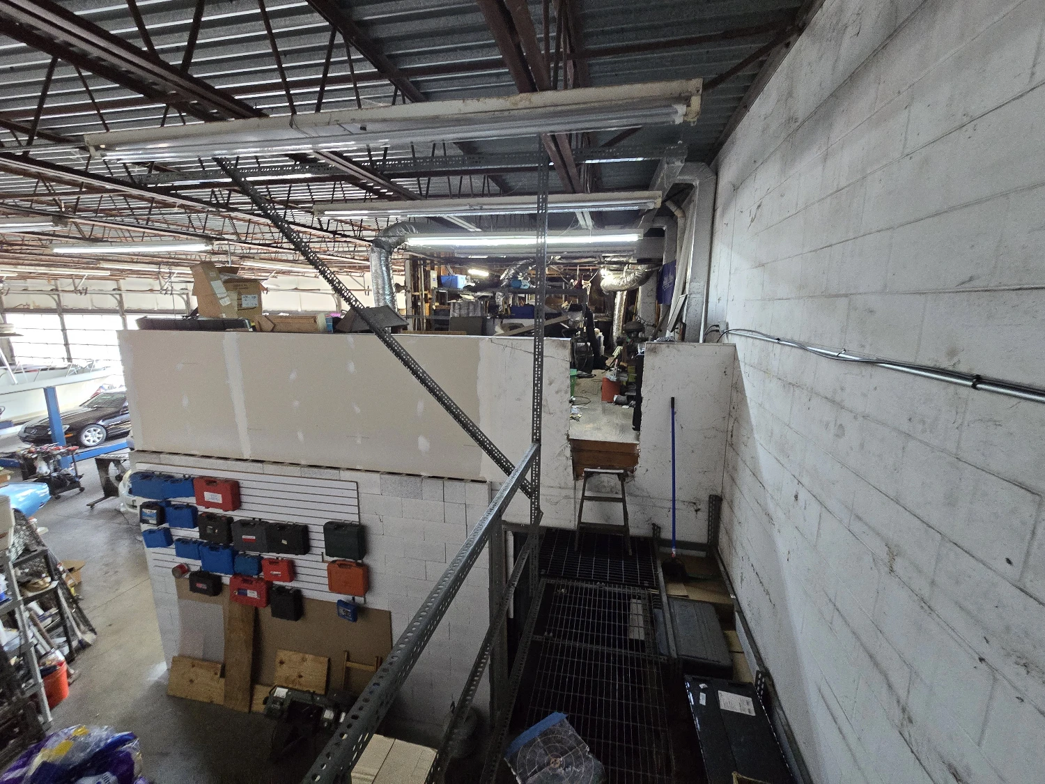 Turnkey Auto Repair Facility on US Hwy 19 | High Visibility & 7 Drive-In Bays