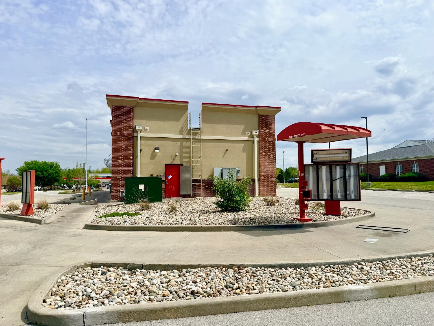 QSR Building For Sale or Lease