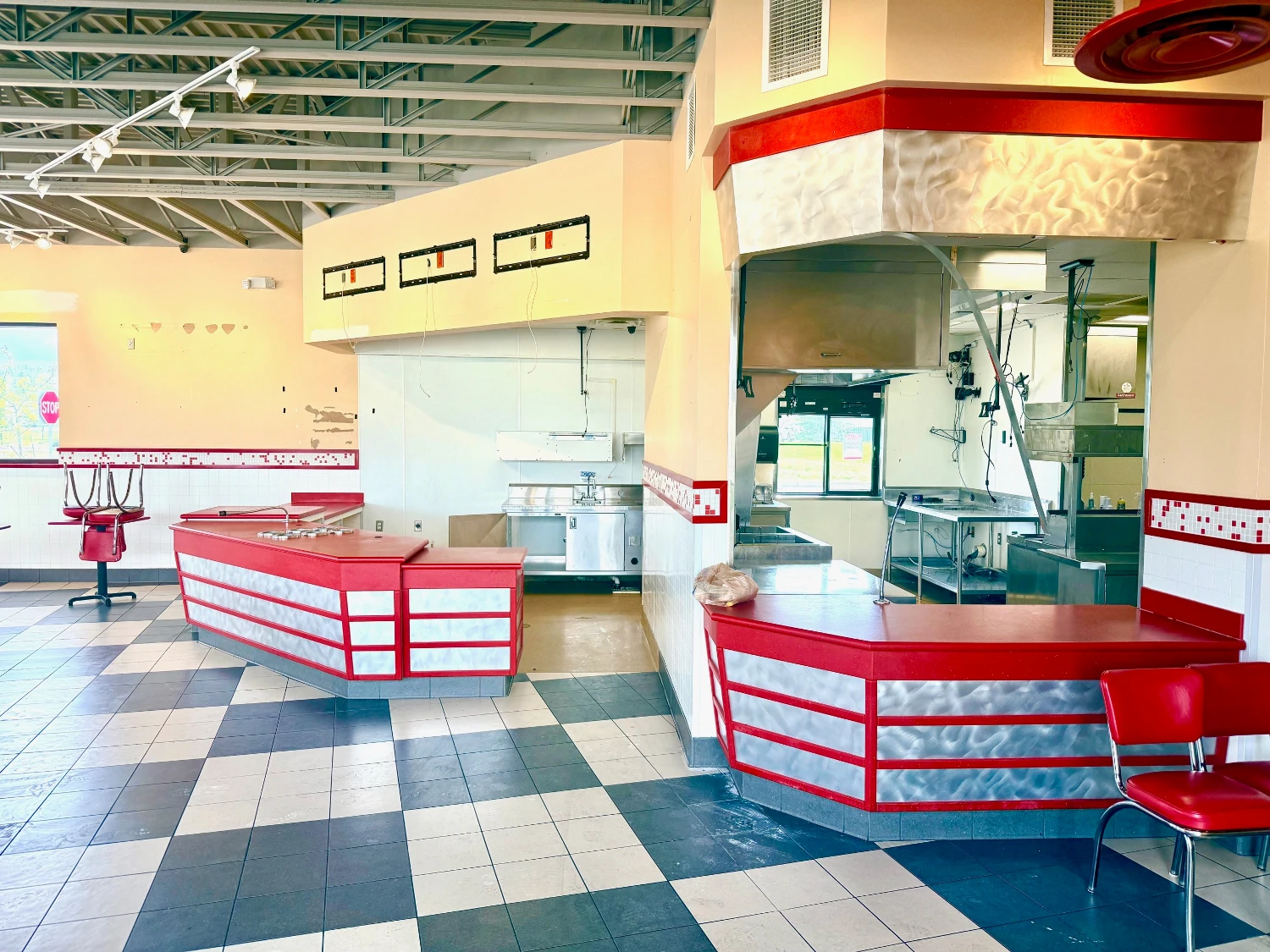 QSR Building For Sale or Lease