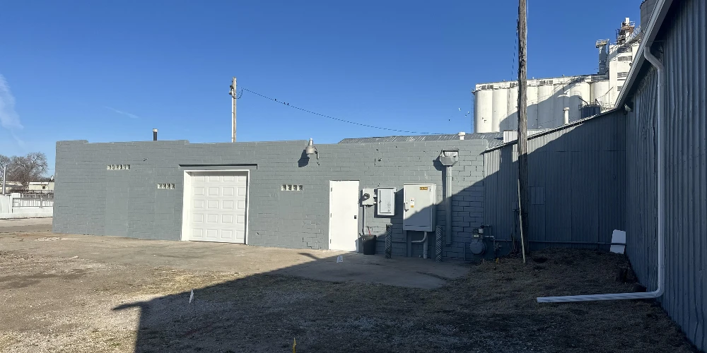 Industrial Building on Huge Lot