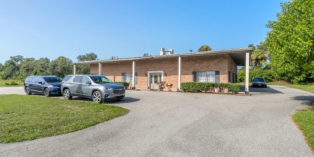 1036 Derbyshire Rd, Ormond Beach, FL for sale