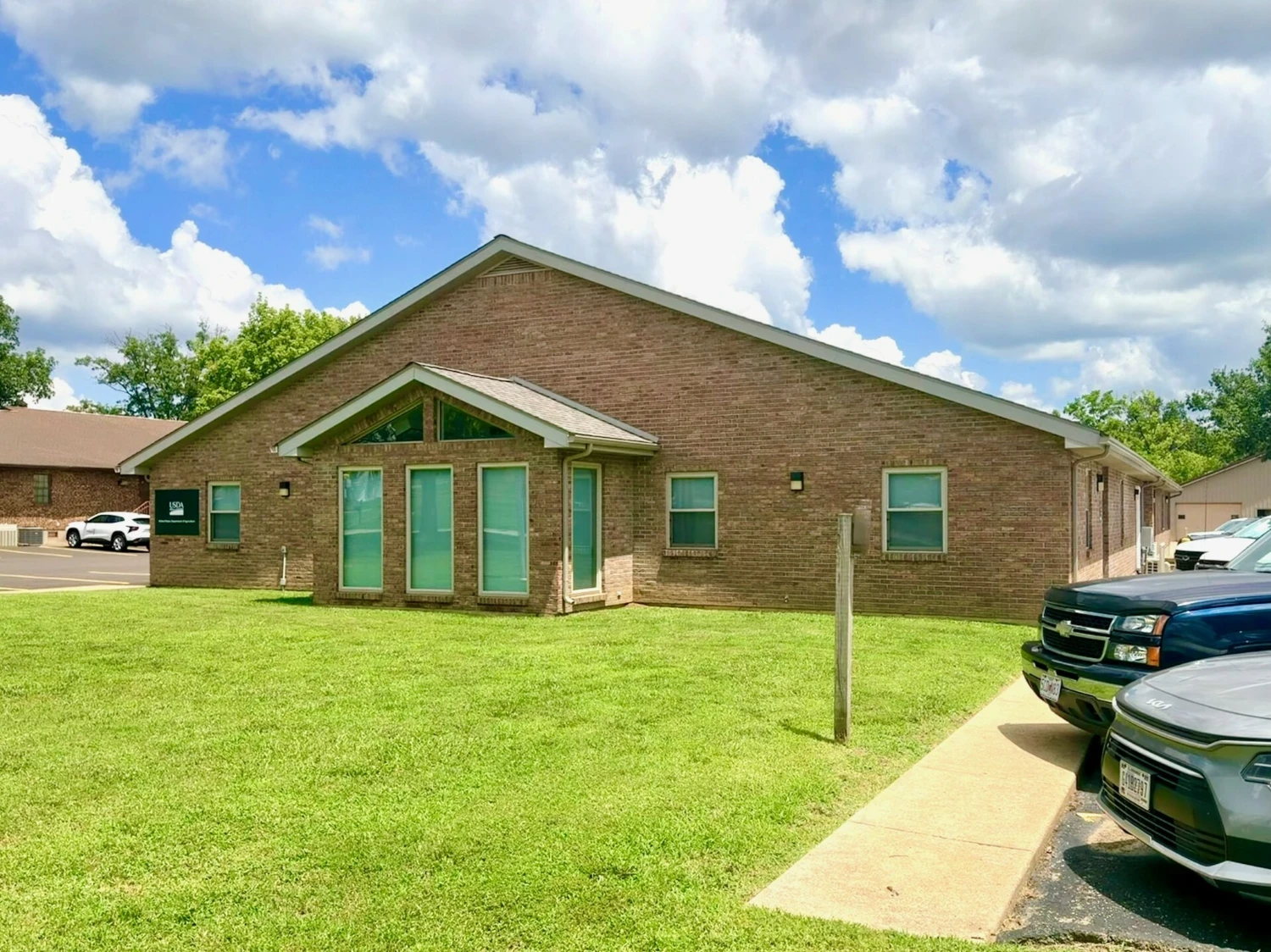 806-820 Progress Dr, Farmington, MO for sale