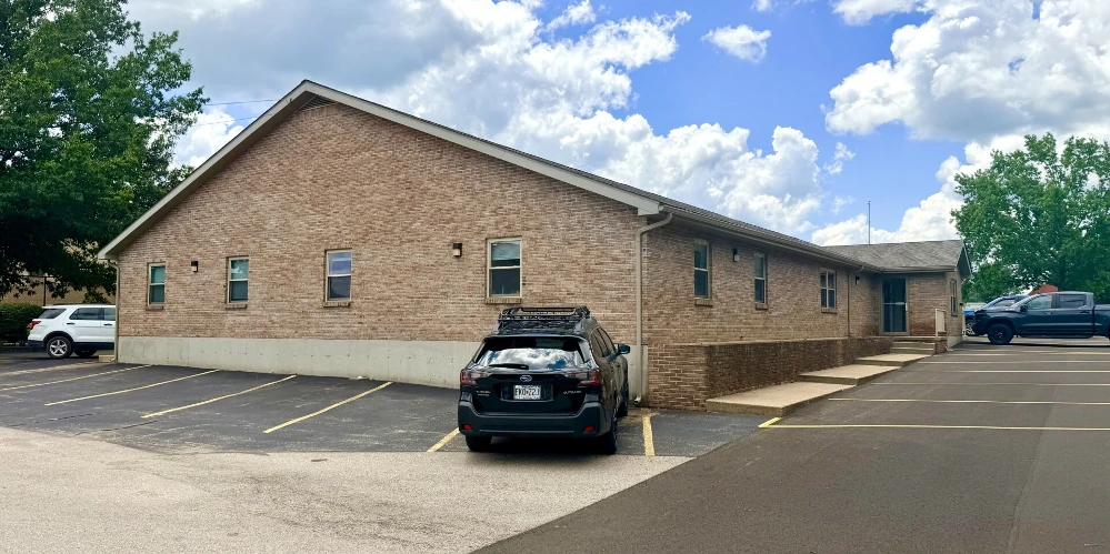 806-820 Progress Dr, Farmington, MO for sale