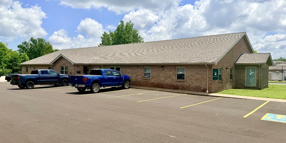 806-820 Progress Dr, Farmington, MO for sale