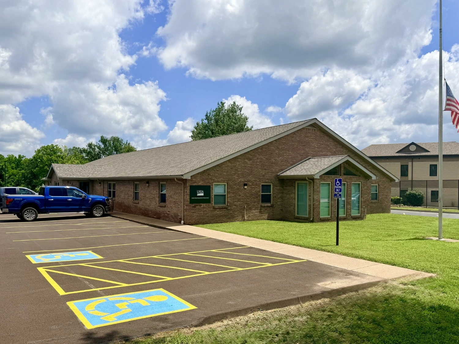 806-820 Progress Dr, Farmington, MO for sale