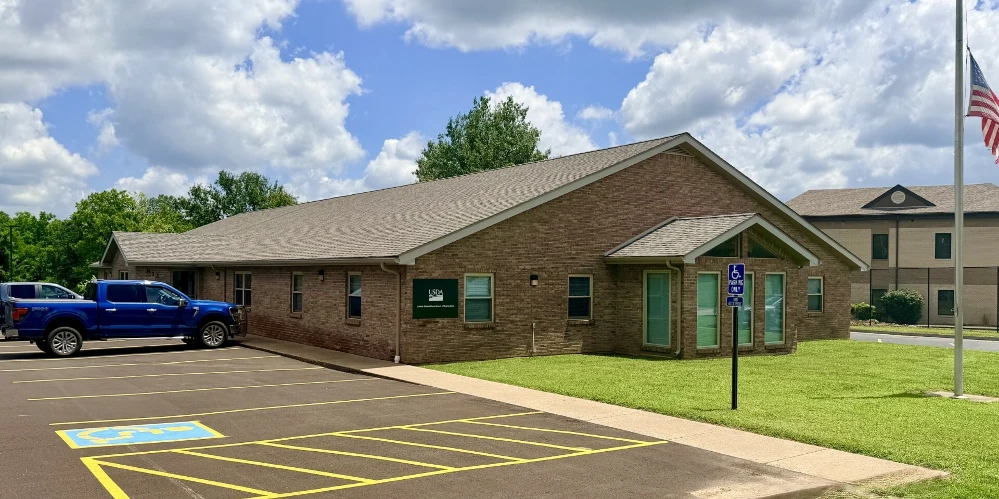 806-820 Progress Dr, Farmington, MO for sale