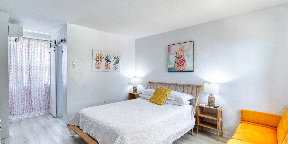 Pineapple Shores Motel