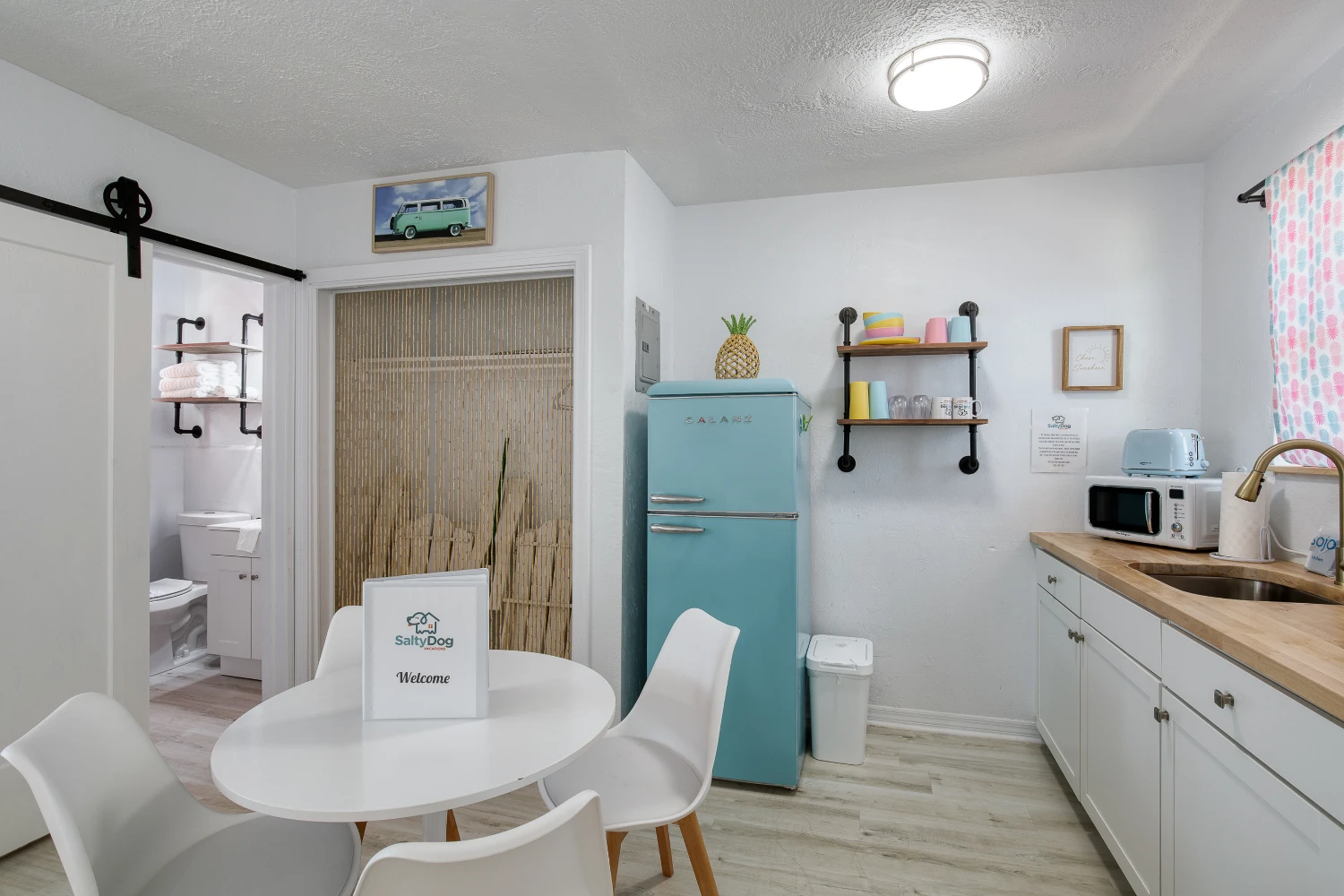 Pineapple Shores Motel