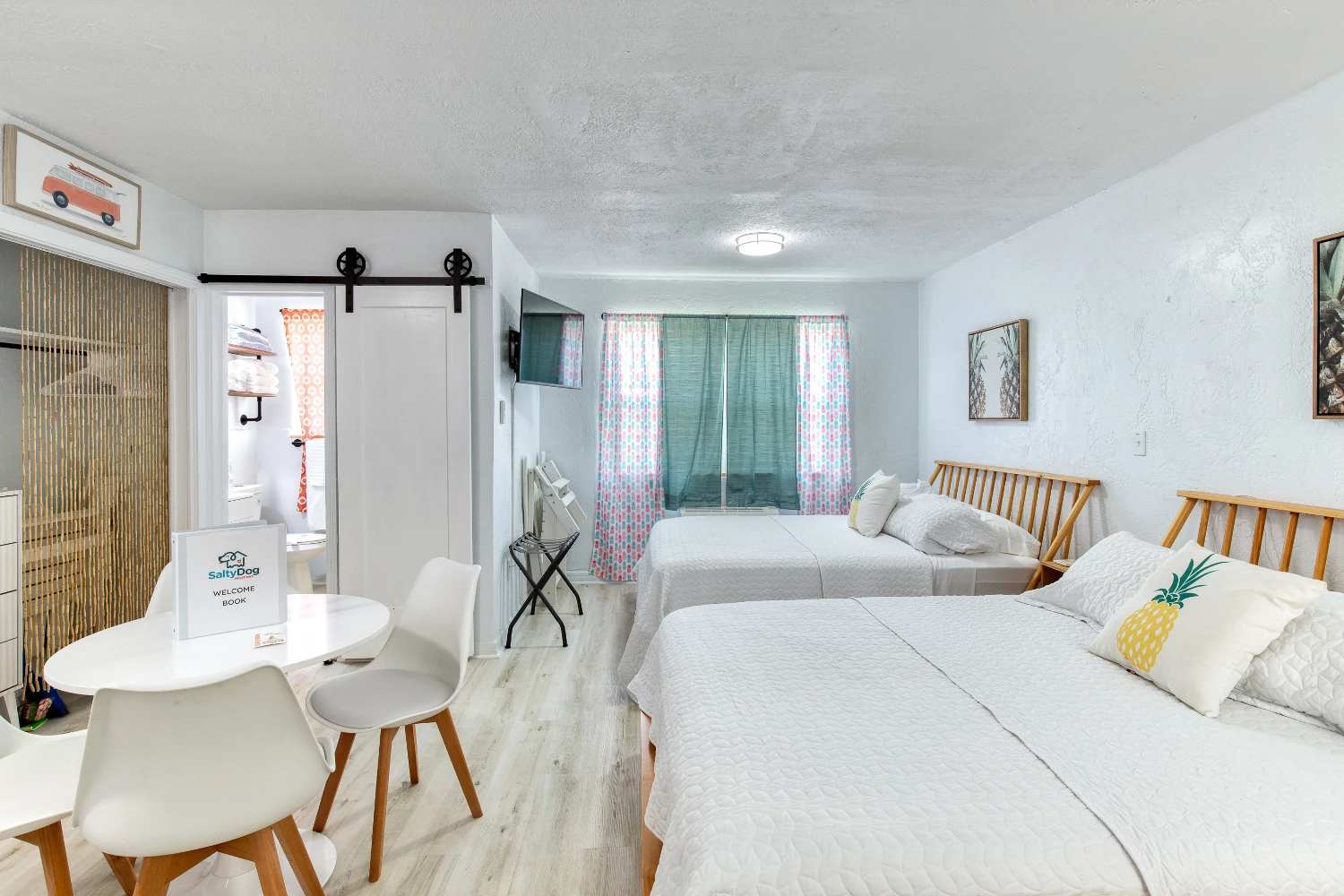 Pineapple Shores Motel