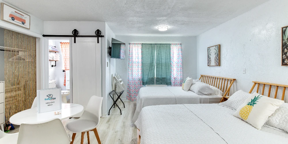 Pineapple Shores Motel