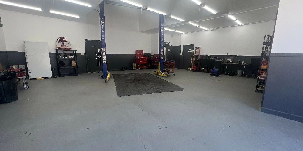 72nd Blondo Retail