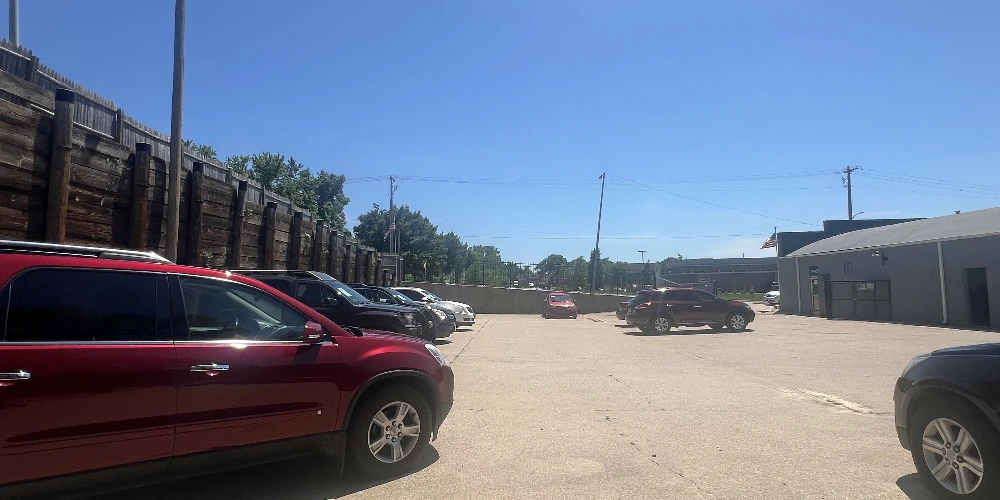72nd Blondo Retail