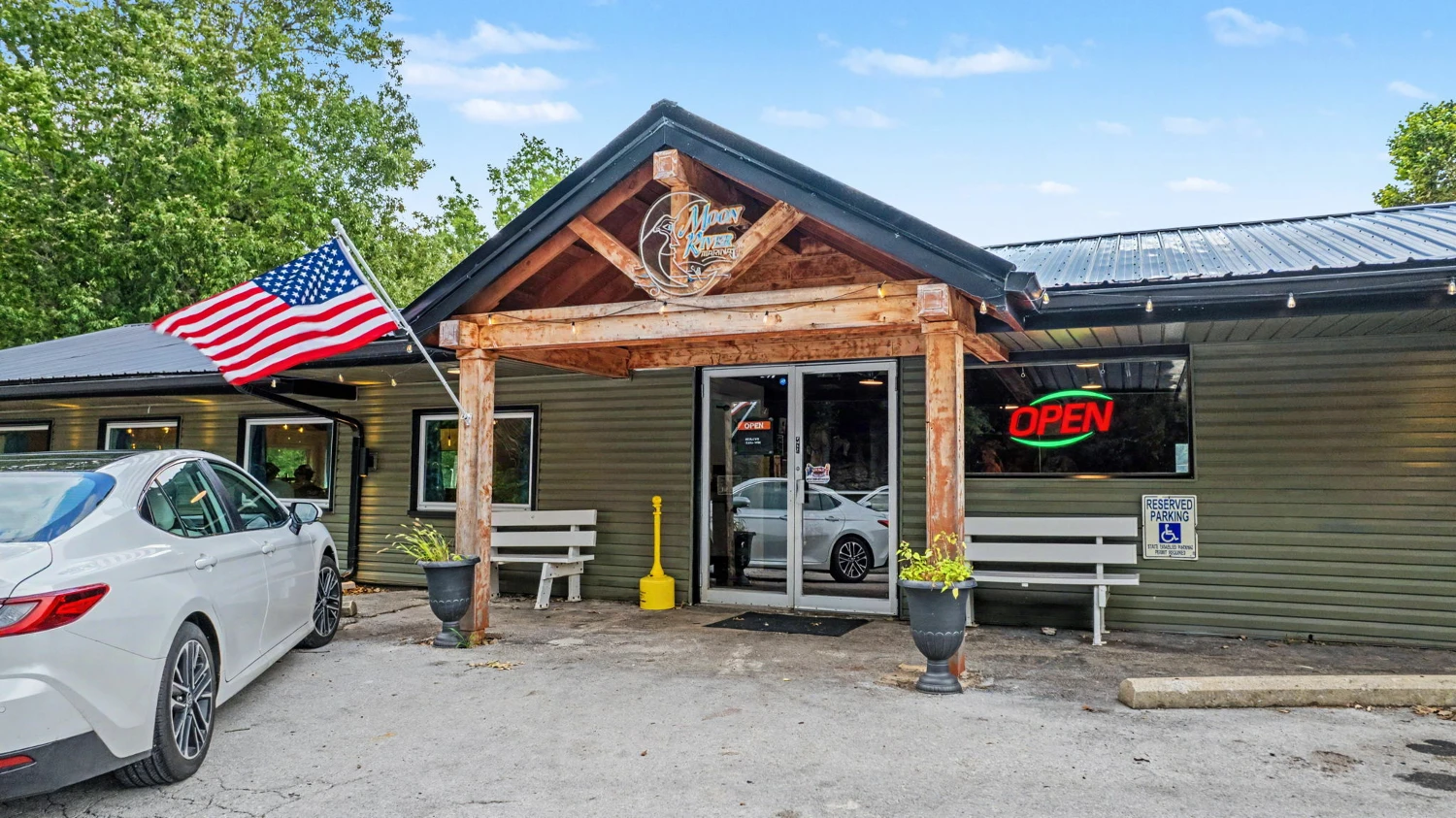 Moon River Marina 