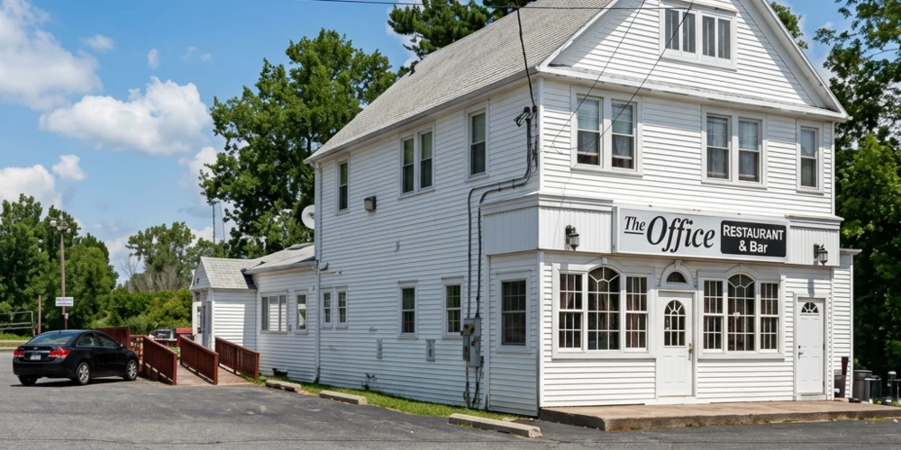 2319 Niagara Falls Blvd - 3,096± SF Retail / Restaurant Space – Former Pizzeria & Sports Bar