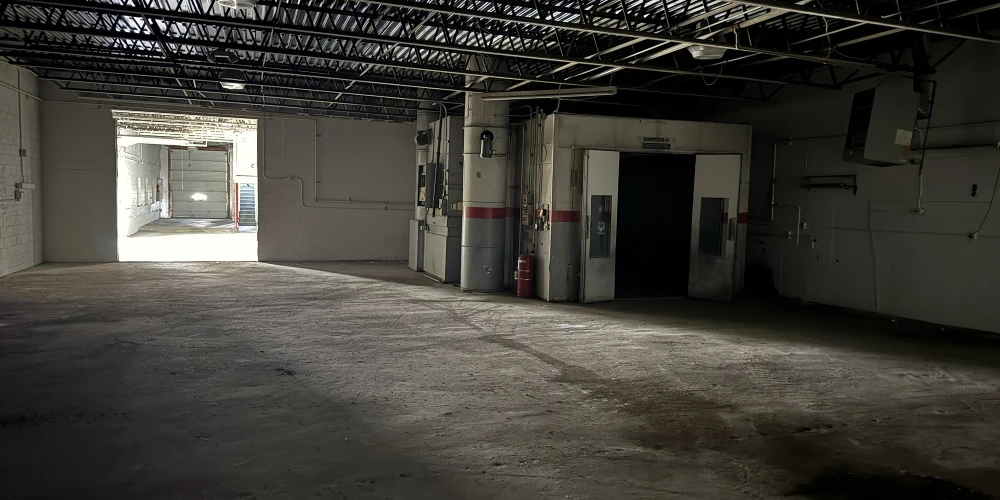 Pontiac - Freestanding Light Industrial/Automotive Warehouse