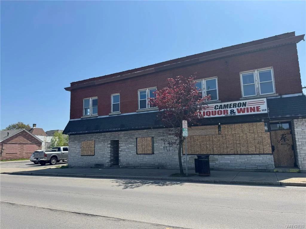 2901 Pine Ave - Investor special! Mixed-Use 5 Residential Units and Commercial Unit