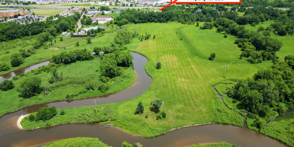 3340 South Kinney Coulee Road, Onalaska, WI for sale