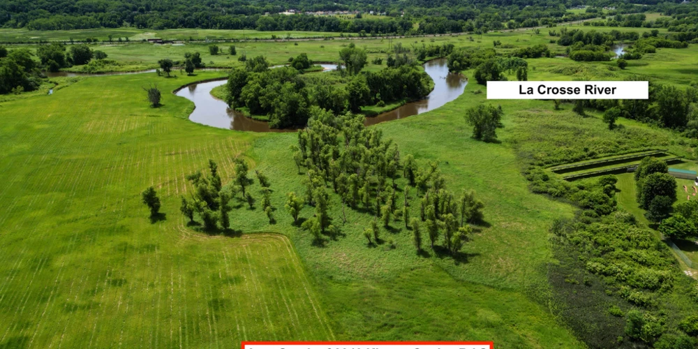 3340 South Kinney Coulee Road, Onalaska, WI for sale