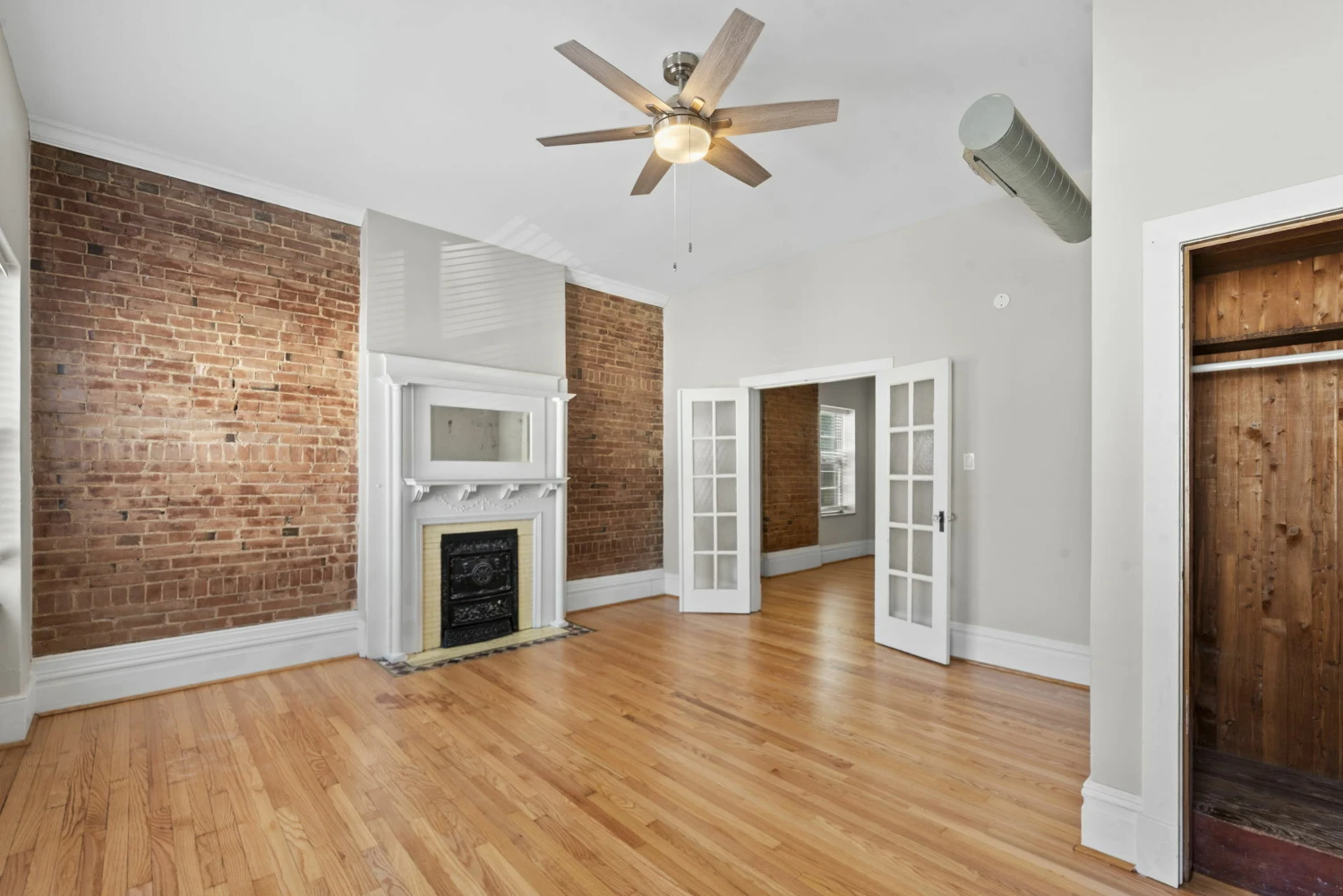 2700 Macklind Ave, Saint Louis, MO for sale