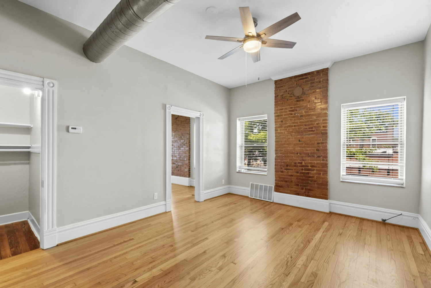 2700 Macklind Ave, Saint Louis, MO for sale