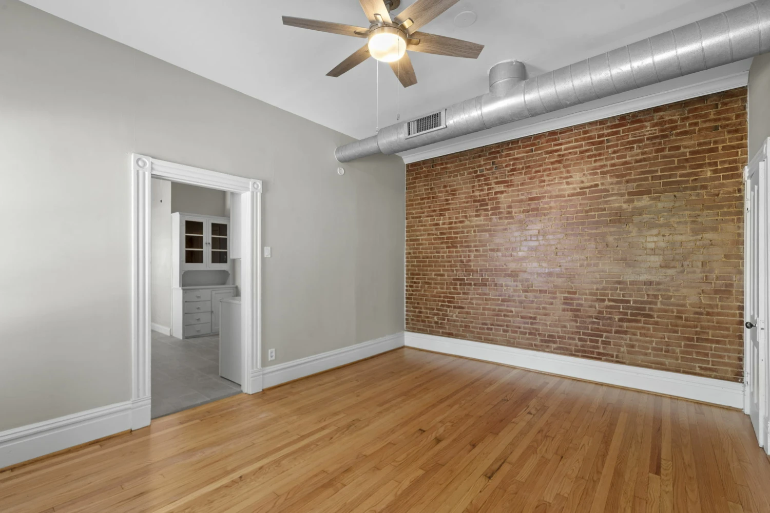 2700 Macklind Ave, Saint Louis, MO for sale