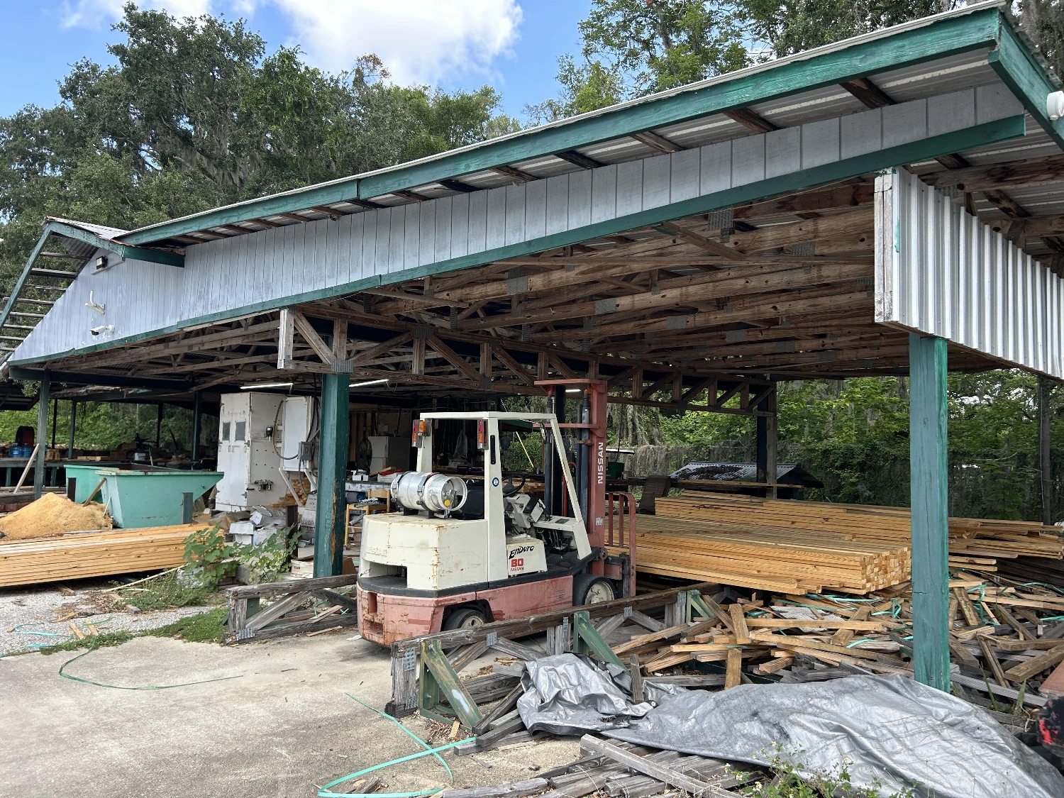 Materials/Lumber Facility on 5.6 Acres