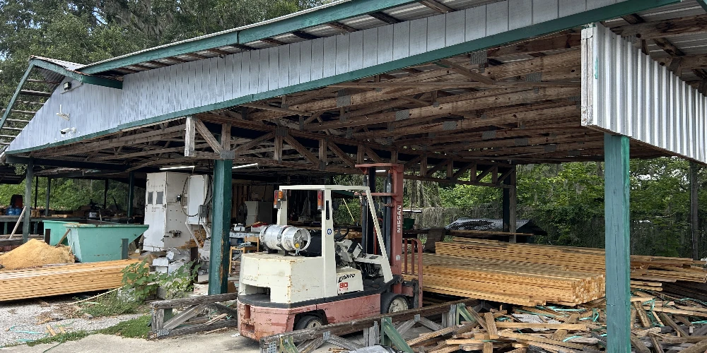Materials/Lumber Facility on 5.6 Acres