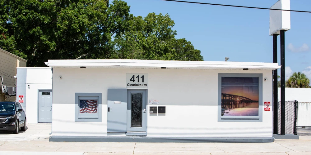 411 Clearlake Rd