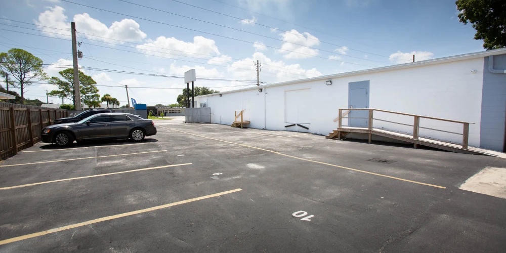 411 Clearlake Rd