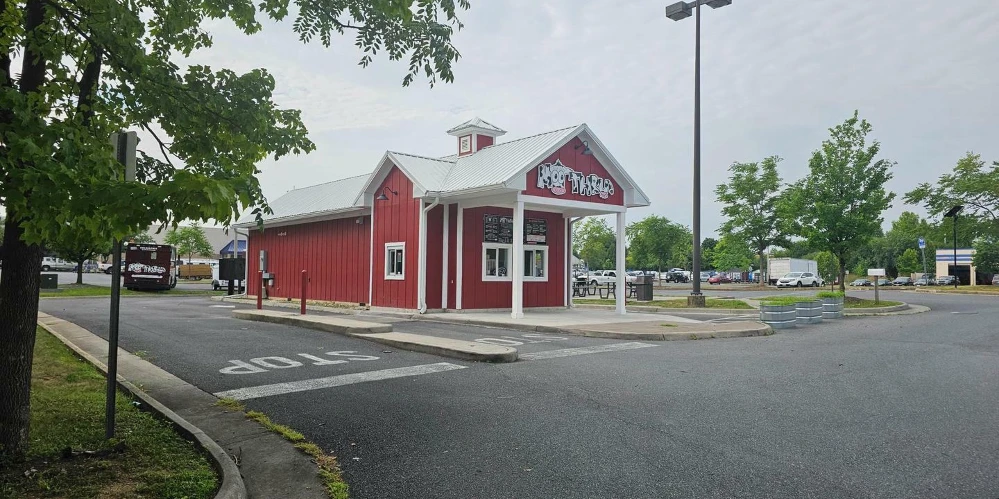 Prime Commercial Outparcel Amid National Retailers and Restaurants