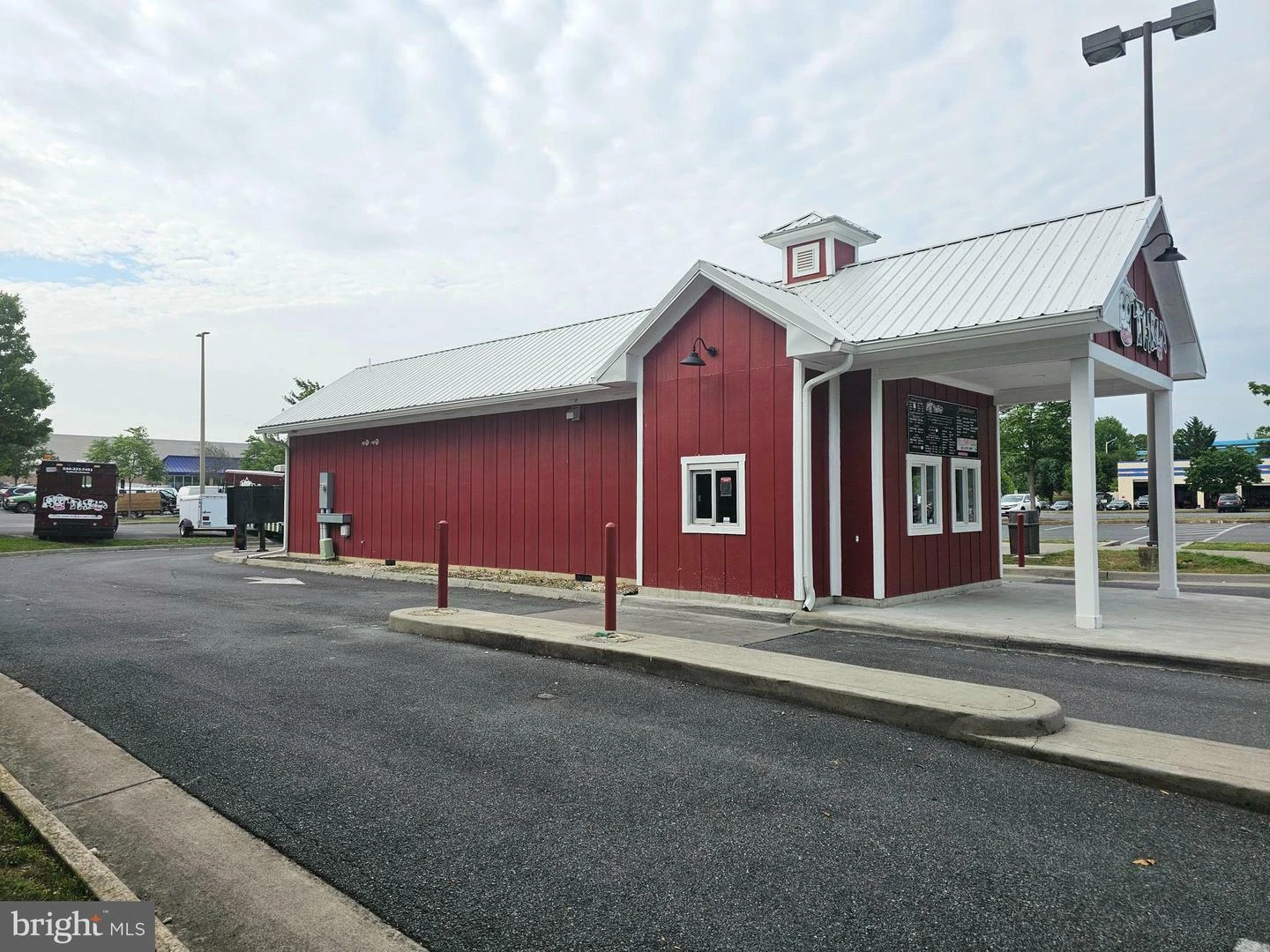 Prime Commercial Outparcel Amid National Retailers and Restaurants