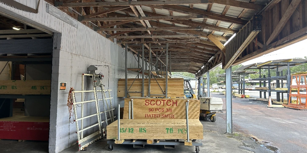 Materials/Lumber Facility on 5.6 Acres
