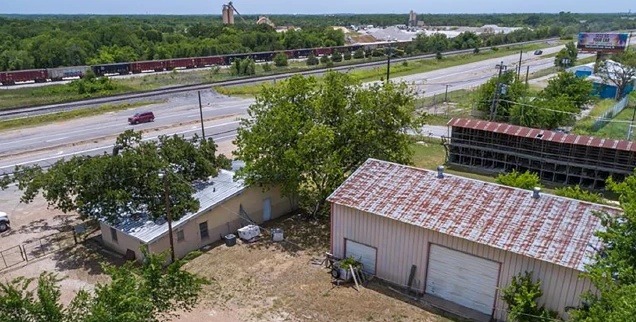 4986 W US Highway 80 - Office/Warehouse Space In Terrell