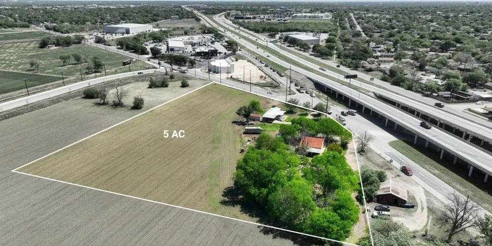Hard Corner | I-35 Frontage Road at Somerset Road