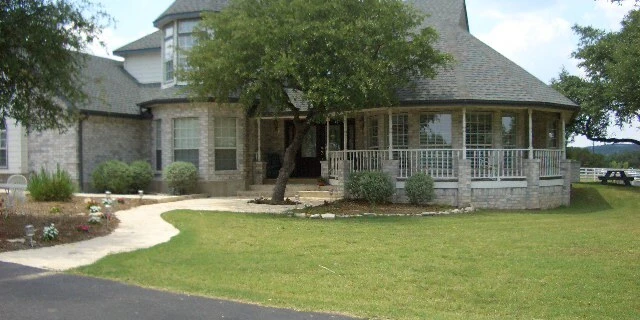 Victorian Oaks Apartments — 8-Unit Fully Furnished Multifamily | All Utilities Included | Bulverde, TX