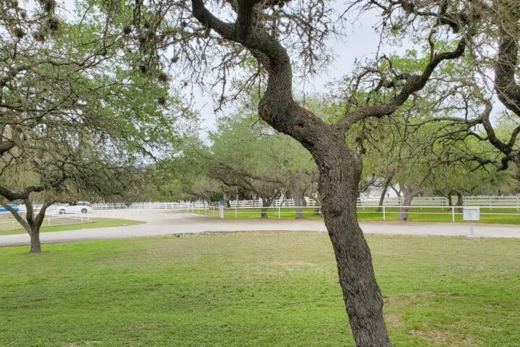 Victorian Oaks Apartments — 8-Unit Fully Furnished Multifamily | All Utilities Included | Bulverde, TX