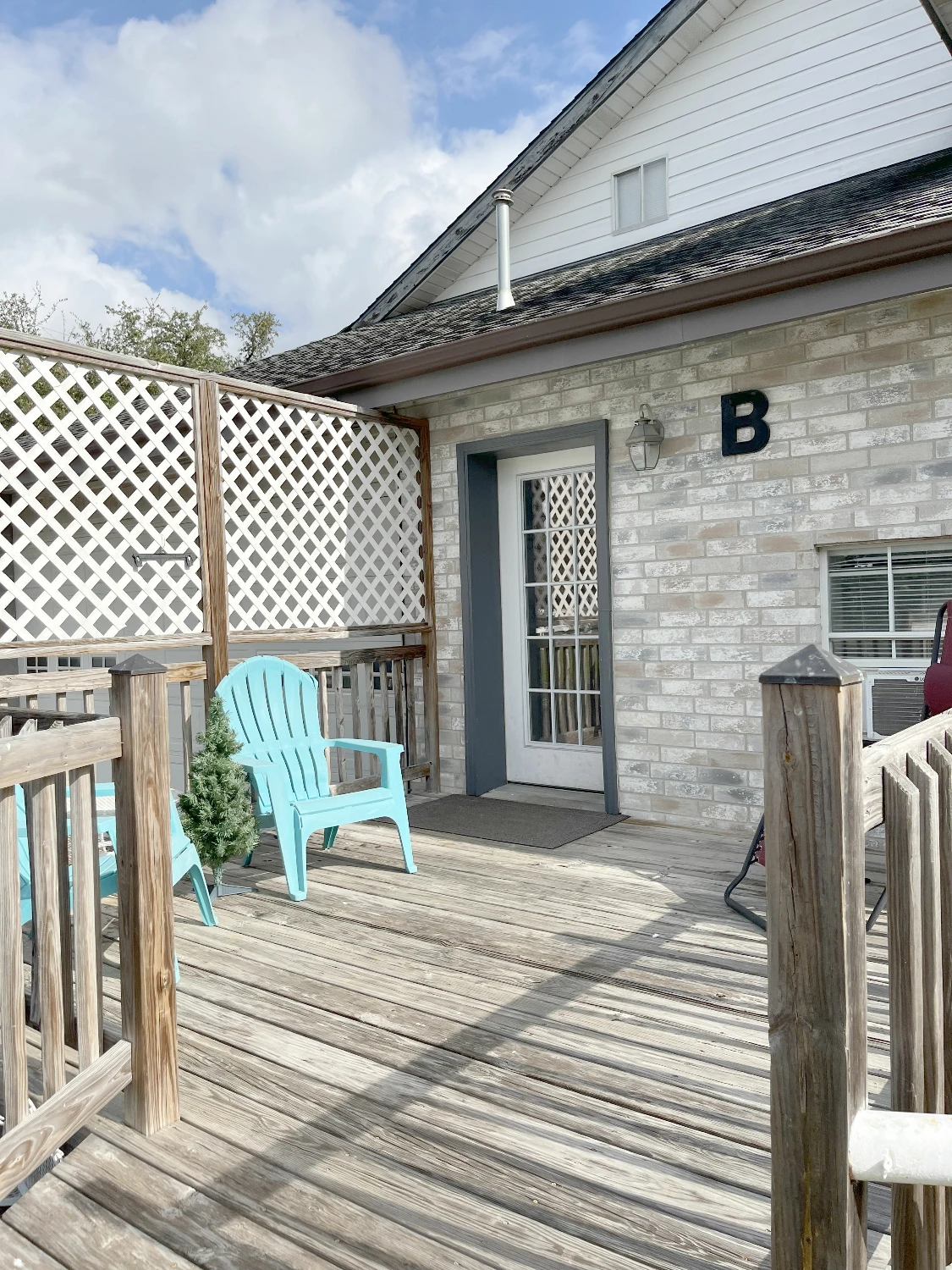 Victorian Oaks Apartments — 8-Unit Fully Furnished Multifamily | All Utilities Included | Bulverde, TX