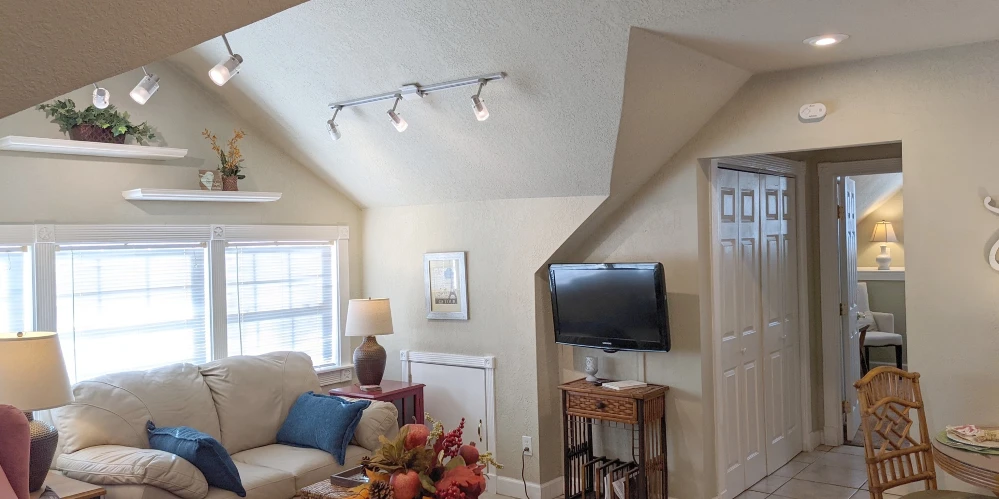 Victorian Oaks Apartments — 8-Unit Fully Furnished Multifamily | All Utilities Included | Bulverde, TX