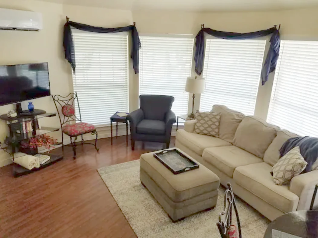 Victorian Oaks Apartments — 8-Unit Fully Furnished Multifamily | All Utilities Included | Bulverde, TX
