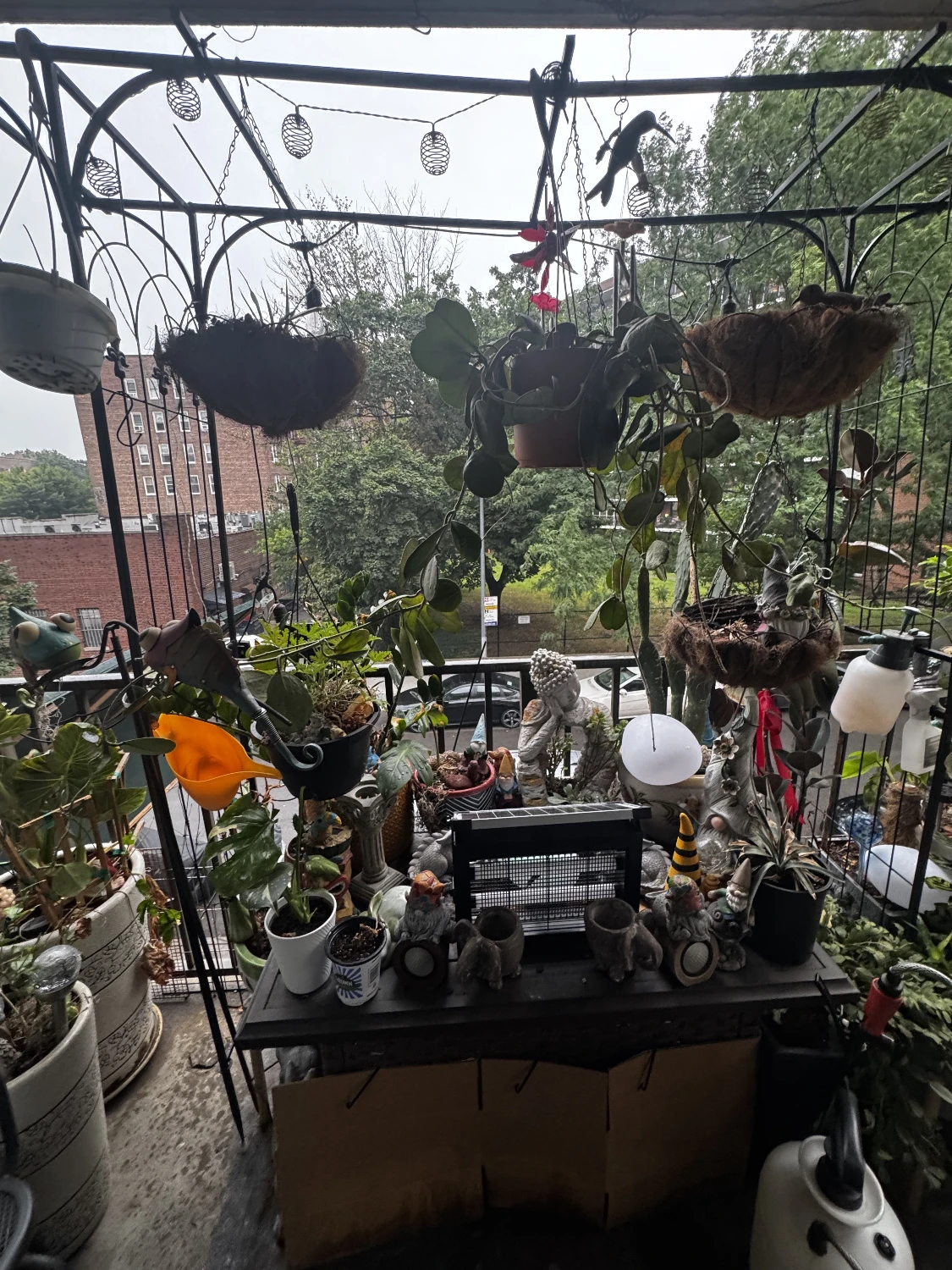 5 Family with 2 Car Garage
