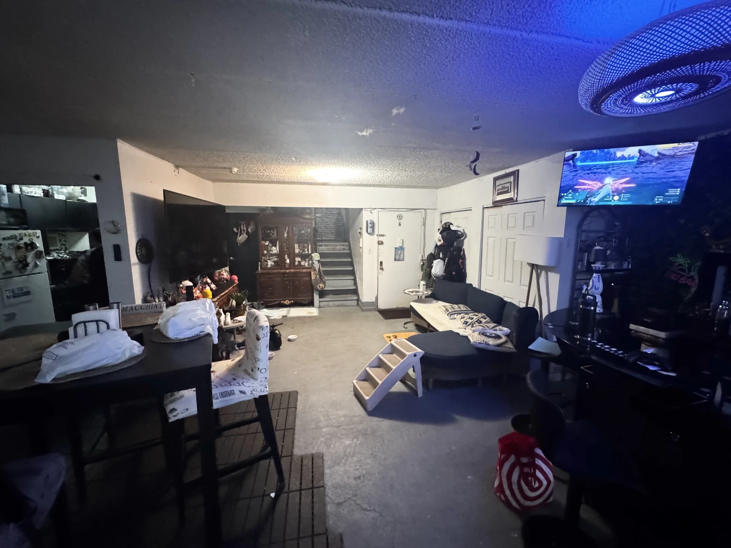 5 Family with 2 Car Garage