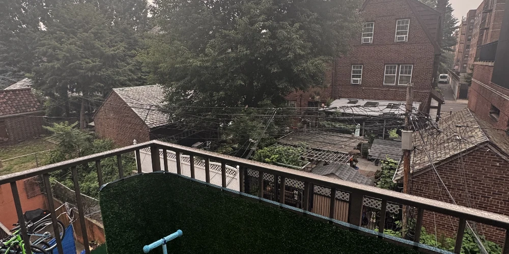 5 Family with 2 Car Garage 