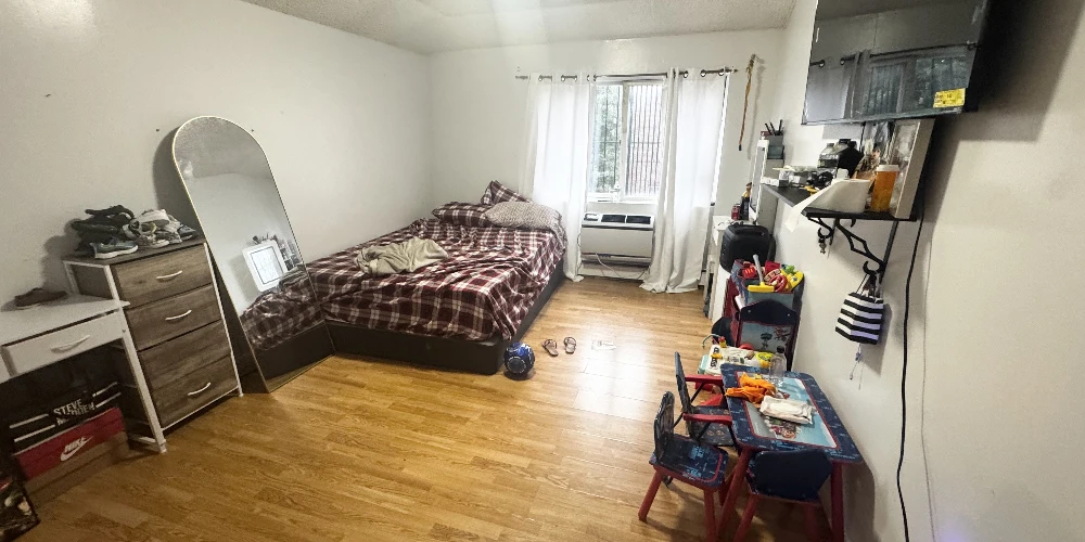 5 Family with 2 Car Garage 