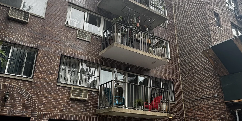 5 Family with 2 Car Garage 